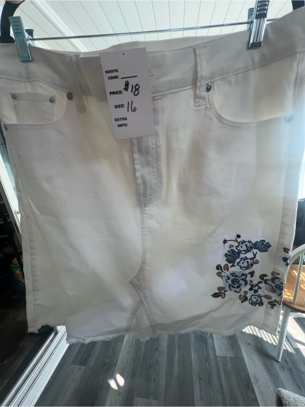 Seven7 white embroidered denim skirt